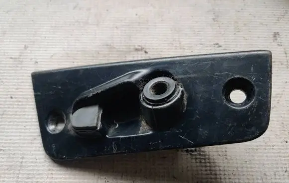 Volkswagen Transporter - Caravelle T5 Sliding door check strap stopper 7H0843640F