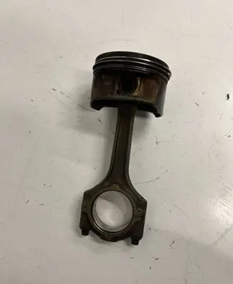 Chevrolet Cruze Piston with connecting rod 