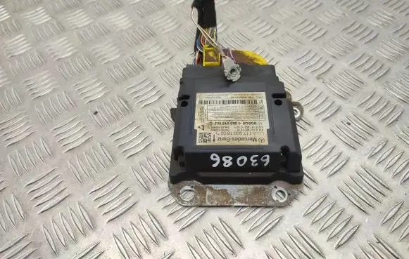 Mercedes-Benz A W176 Airbag control unit/module A1179001802 0285013862