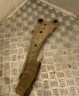 Rear control arm