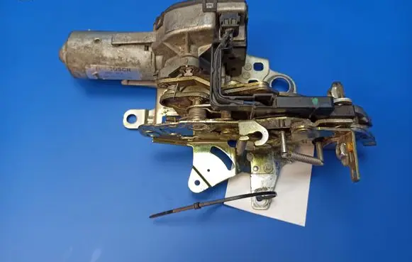 Mercedes-Benz E W210 Tailgate/trunk/boot lock/catch/latch A2107400536 0390201678