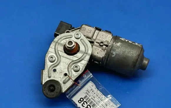 Audi Coupe Front wiper linkage and motor 6R1955119