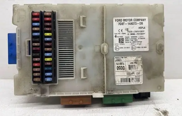 Ford Mondeo MK IV Central body control module LTQF01125TP 3659AF01125TP