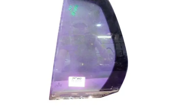 Volkswagen Golf V Front door window glass four-door