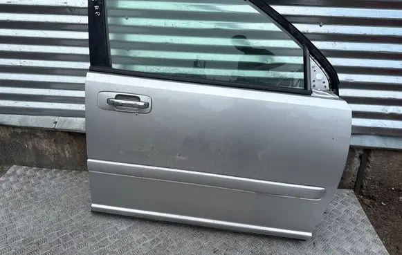 Nissan X-Trail T30 Front door
