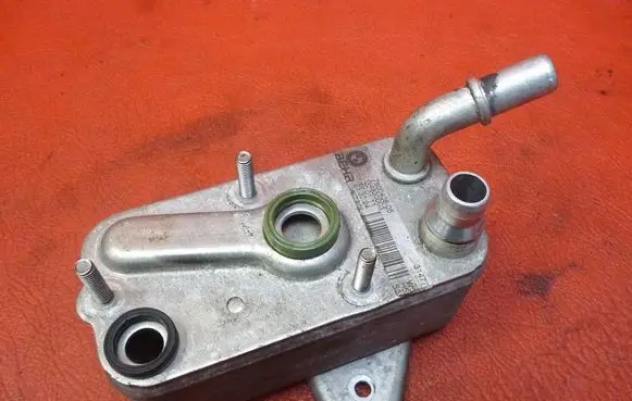 BMW 5 F10 F11 Gearbox / Transmission oil cooler 7800408