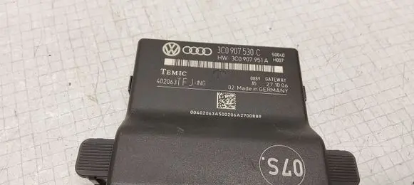 Volkswagen PASSAT B6 Gateway control module 3C0907530C 3C0907951A