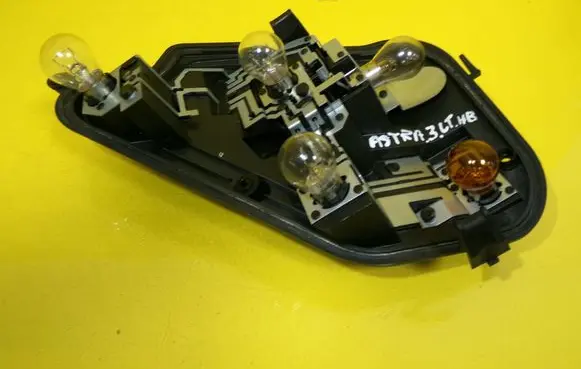 Opel Astra H Tail light bulb cover holder 159727