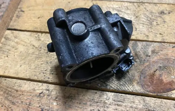 Mercedes-Benz E W211 Throttle valve A6420900270 6420900270
