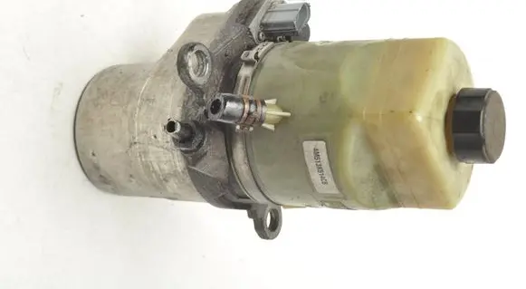 Ford Focus Power steering pump 4M513K514CB