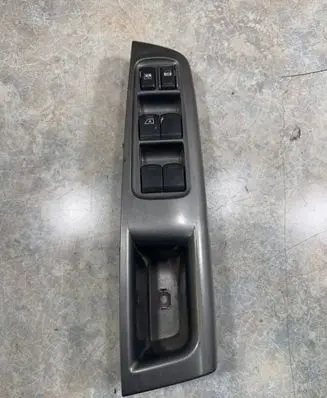 Subaru Forester SH Electric window control switch 157567