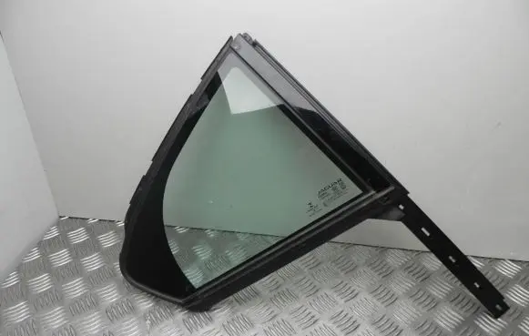 Jaguar I-Pace Front door vent window glass four-door J9D325828 I11894