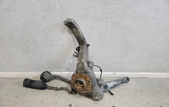 Front wheel hub spindle knuckle