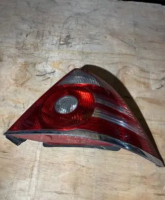 Ford Mondeo Mk III Rear/tail lights 1S7113404A 0374D 3S7113404A