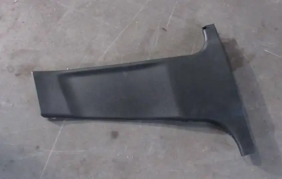 Mercedes-Benz C W204 (B) pillar trim (bottom) A2046900425