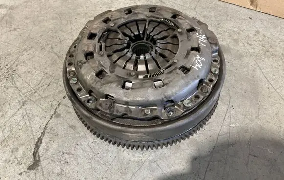 BMW 1 E81 E87 Clutch set kit 7560876 7567842 7567841