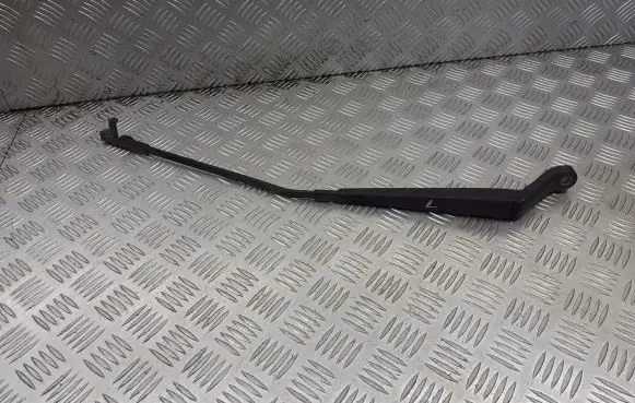 Peugeot 407 Front wiper blade arm
