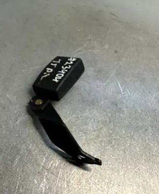 Audi TT Mk1 Rear seatbelt buckle 8n8857740