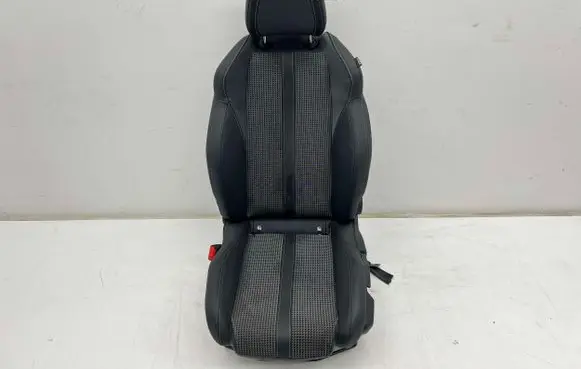 Peugeot 2008 II Front driver seat 