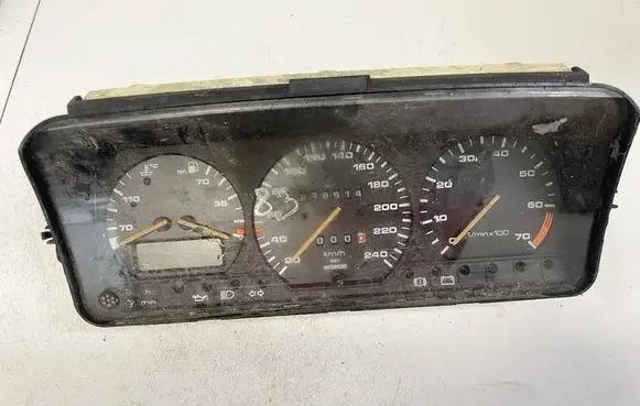Volkswagen PASSAT B3 Speedometer (instrument cluster) 5220029100