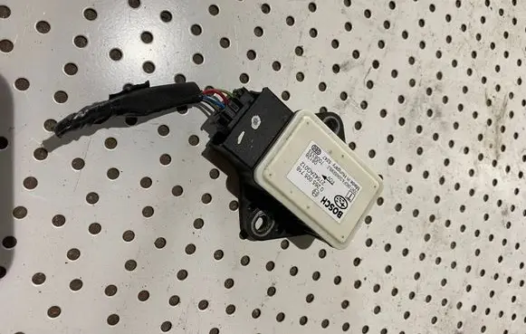 Subaru Outback ESP acceleration yaw rate sensor 0265005716