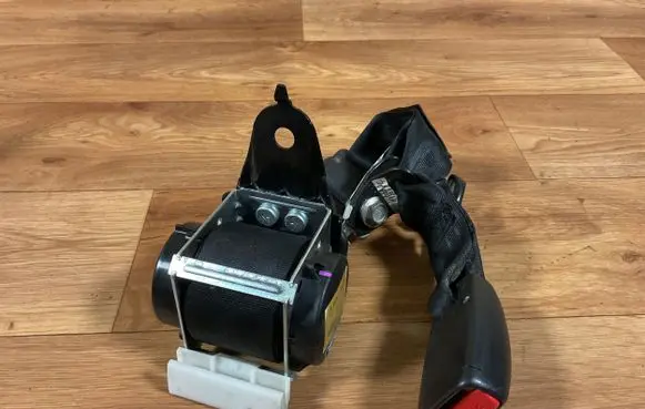 Mazda 3 I Rear seatbelt 0606050857 602500000