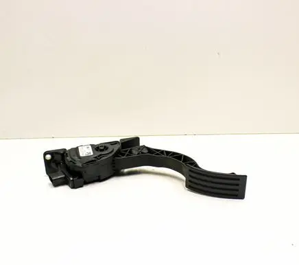 Accelerator throttle pedal