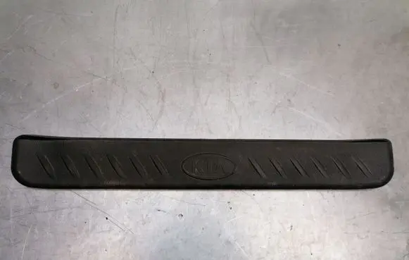 KIA Carens II Rear sill trim cover 858831D100