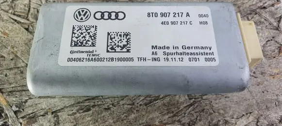 Audi A4 S4 B8 8K Windshield/windscreen camera 8T0907217A 4E0907217C