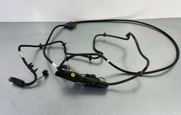 Volkswagen Tiguan Fuel line pipe 5QF131983