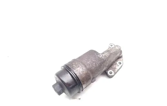 Oil filter mounting bracket