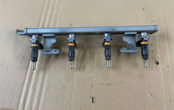 Dacia Dokker Fuel injector 166008992r
