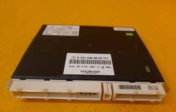 Mercedes-Benz SL R231 Air suspension control unit module (rear) A2315400062