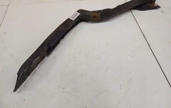 Front bumper mounting bracket