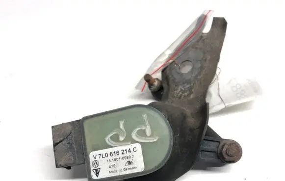 Headlight/headlamp level sensor
