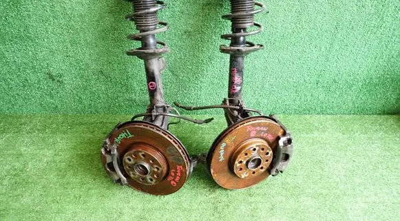 Volkswagen Touran III Front wheel hub spindle knuckle 