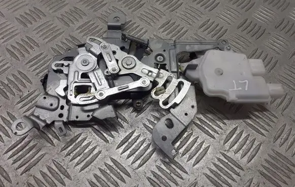 Mazda 5 Loading door lock 