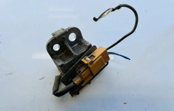 Nissan Micra Airbag deployment crash/impact sensor