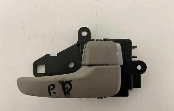 Mitsubishi Grandis Front door interior handle MN105360