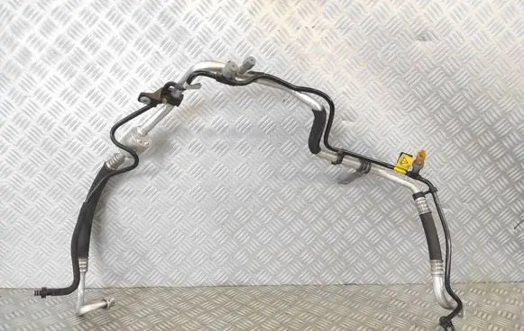 Peugeot 208 Air conditioning (A/C) pipe/hose 9833241980