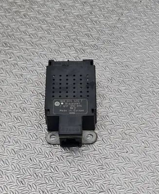 Volkswagen Golf V Aerial antenna amplifier 1K6035570F 7617310015