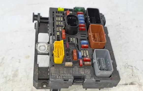 Citroen C4 I Picasso BSM Control unit 9667044880
