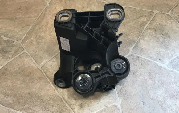 Mercedes-Benz E W212 ABS pump bracket A2124300410