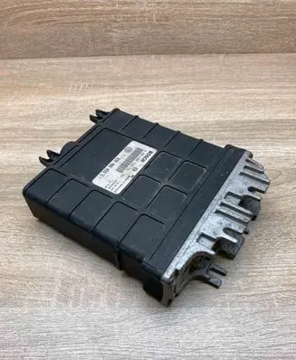 Volkswagen Golf III Engine control unit/module ECU 030906026K 0261200750