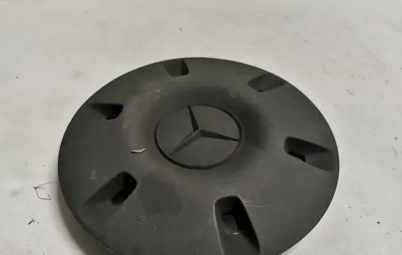 Mercedes-Benz Sprinter W906 R16 wheel hub/cap/trim A9064010025