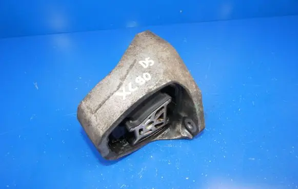 Volvo XC90 Engine mount bracket 31339953 31330592 31401144
