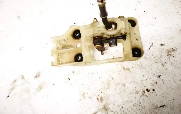 Mitsubishi Carisma Gear shifter/selector mb580086
