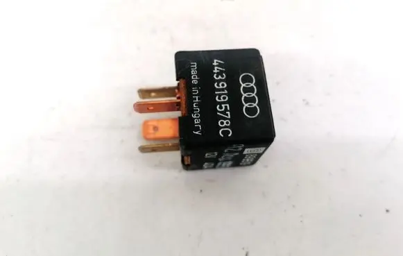 Volkswagen PASSAT B5 Other relay 443919578C 899519000