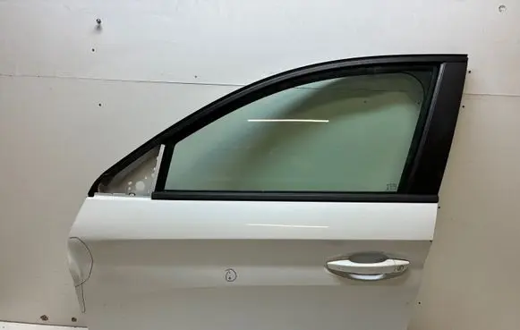 Peugeot 208 II Front door