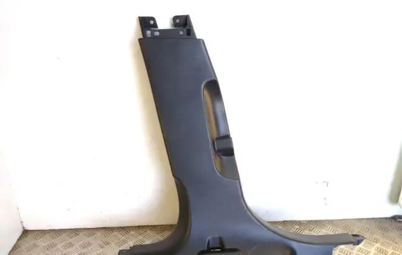 (C) pillar trim